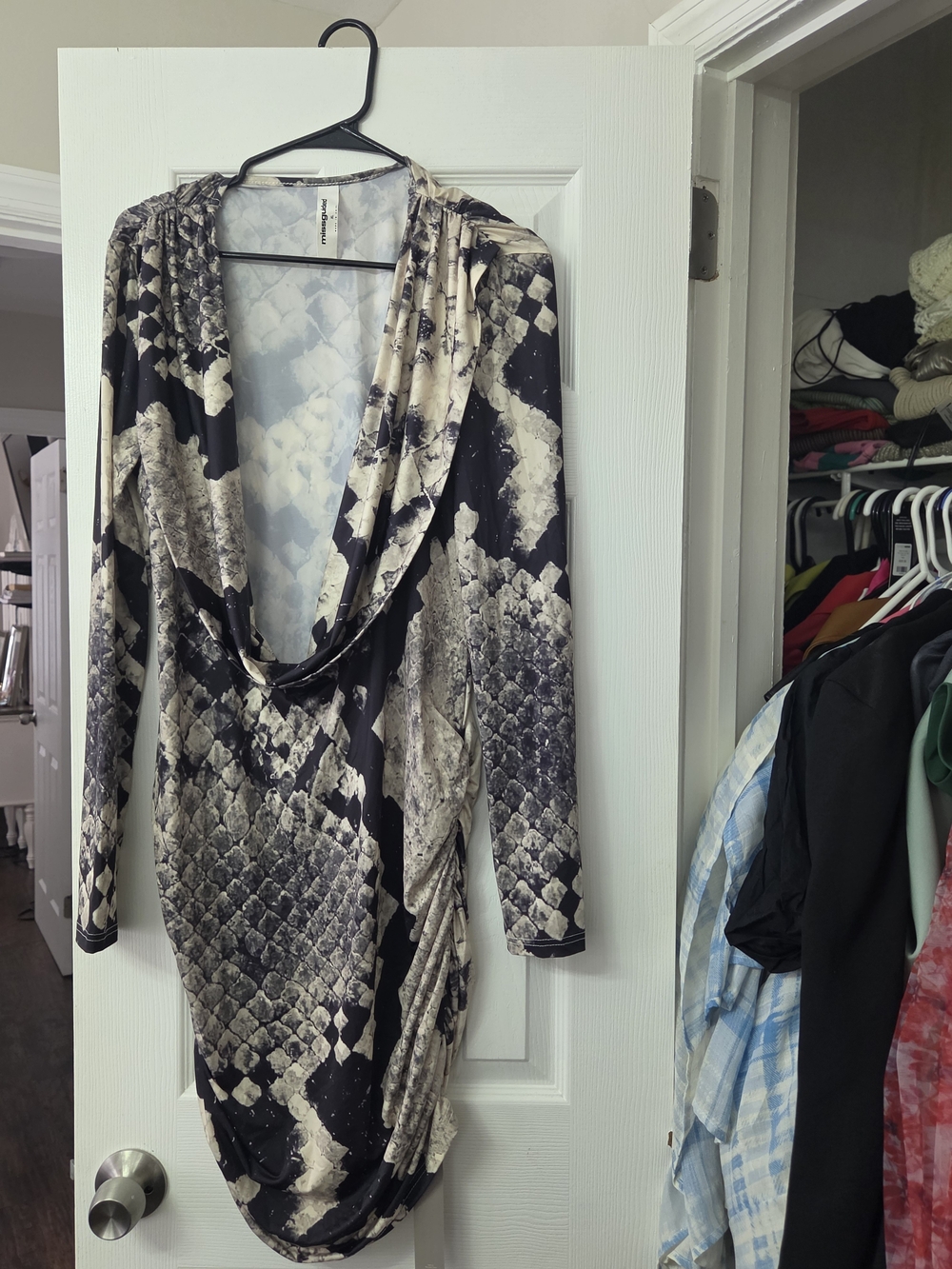 Missguided Black & Cream Snake-Print Draped Long-Sleeve Dress
